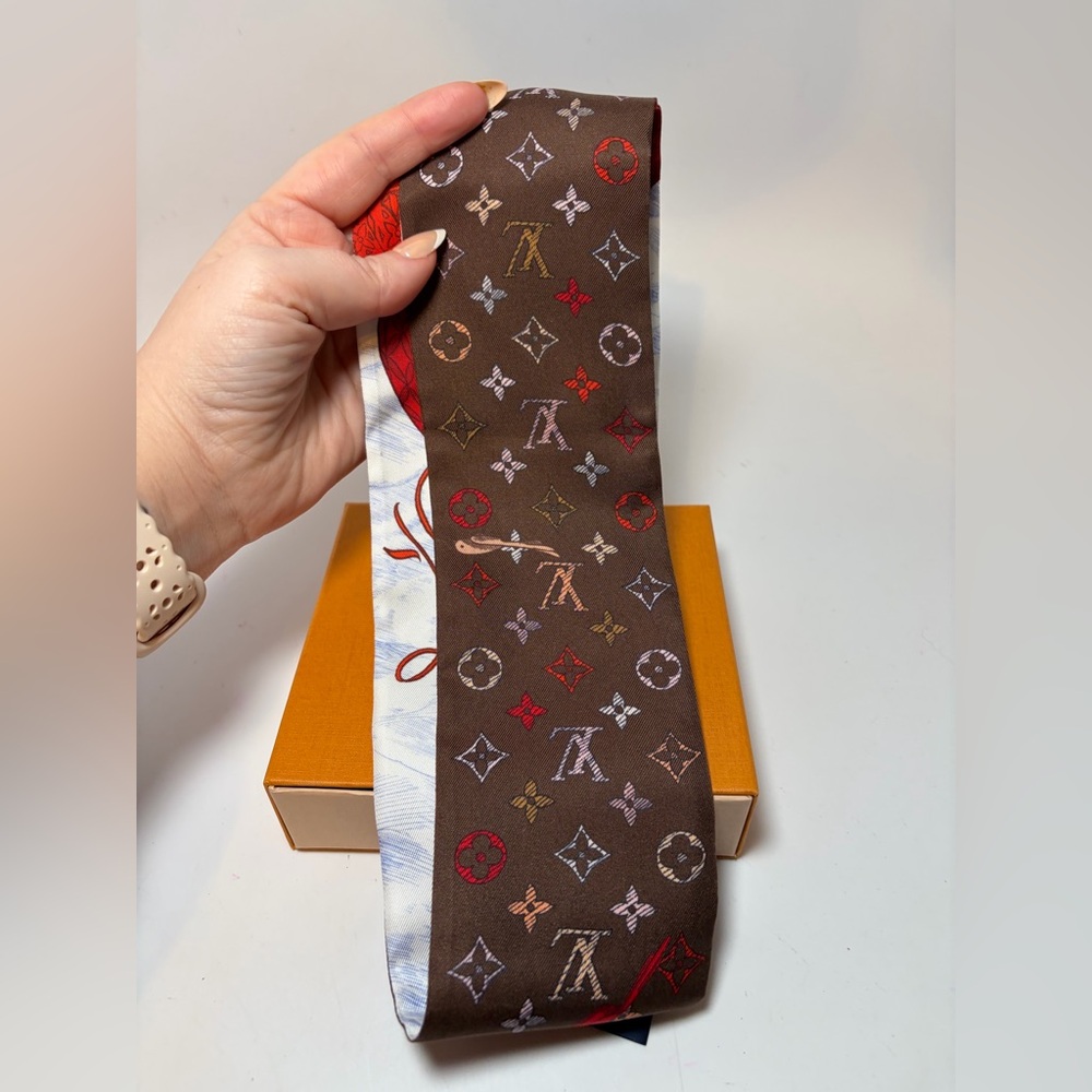 SOLD Louis Vuitton Up and Away BB Bandeau 100% Silk Spring-Summer 2023 NWOT - Picture 7 of 15